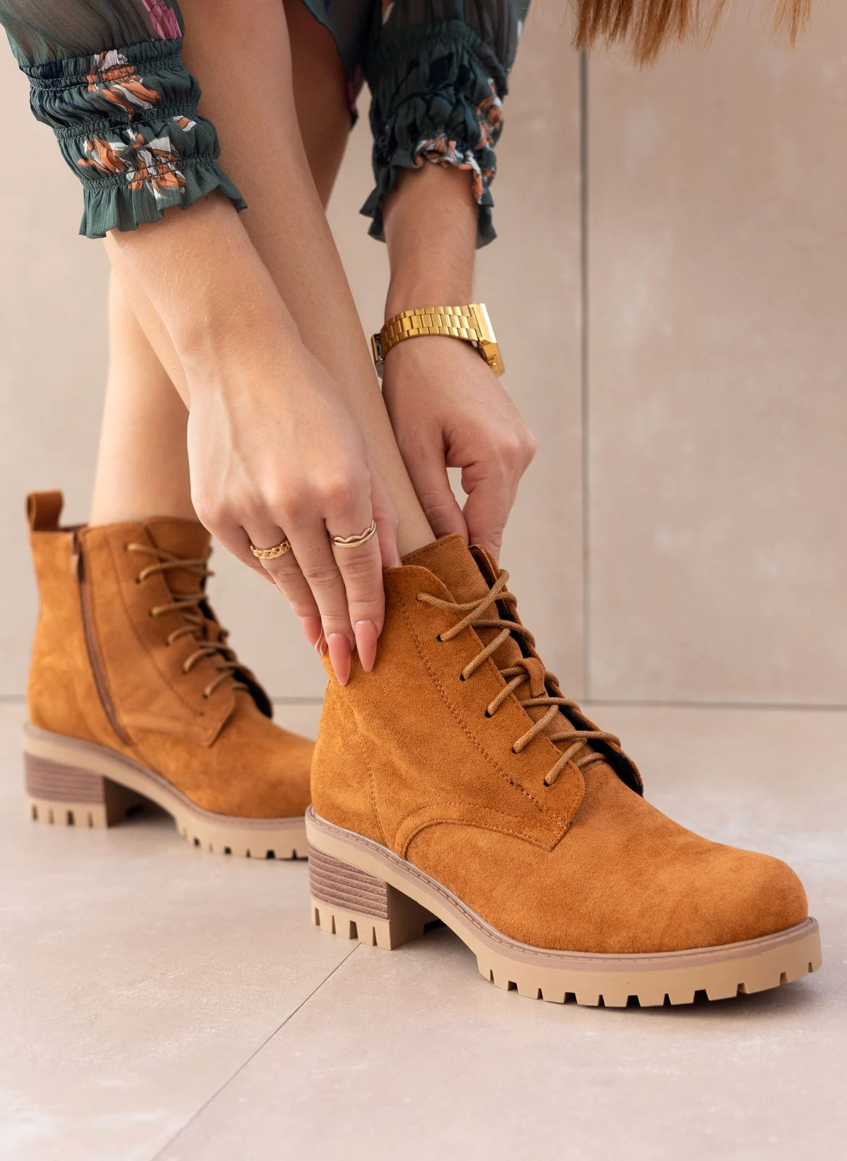 Botín Antelina Cordones - Camel