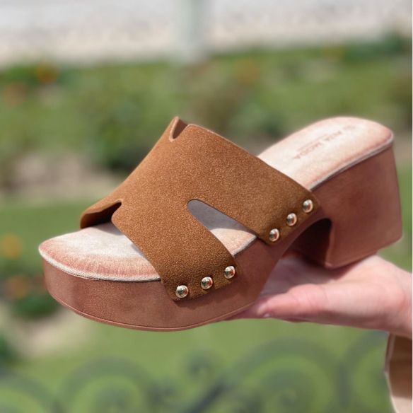 Zueco Abierto Tachuelas - Camel