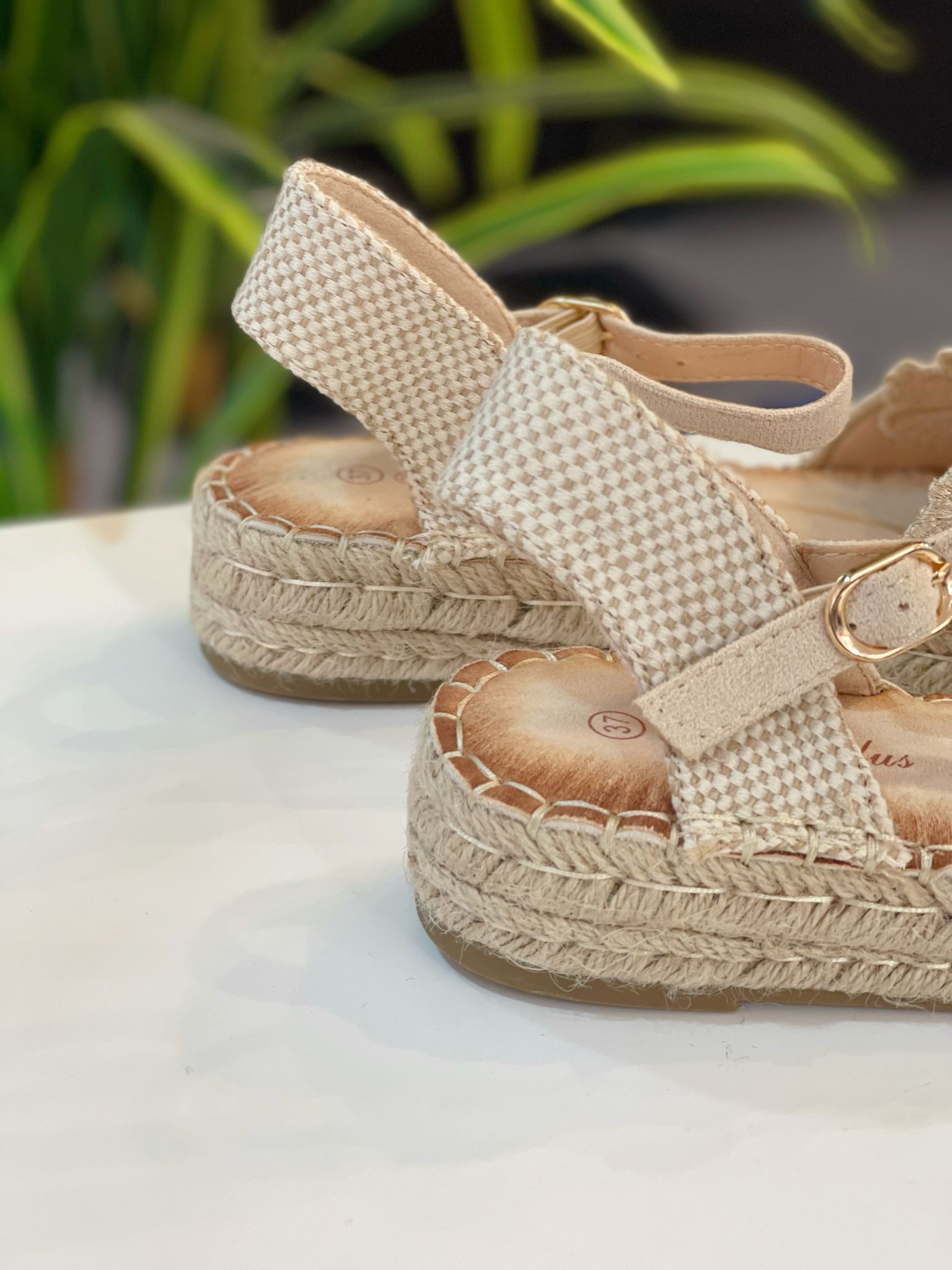 Alpargata Flores Valeria - Beige - Imagen 3