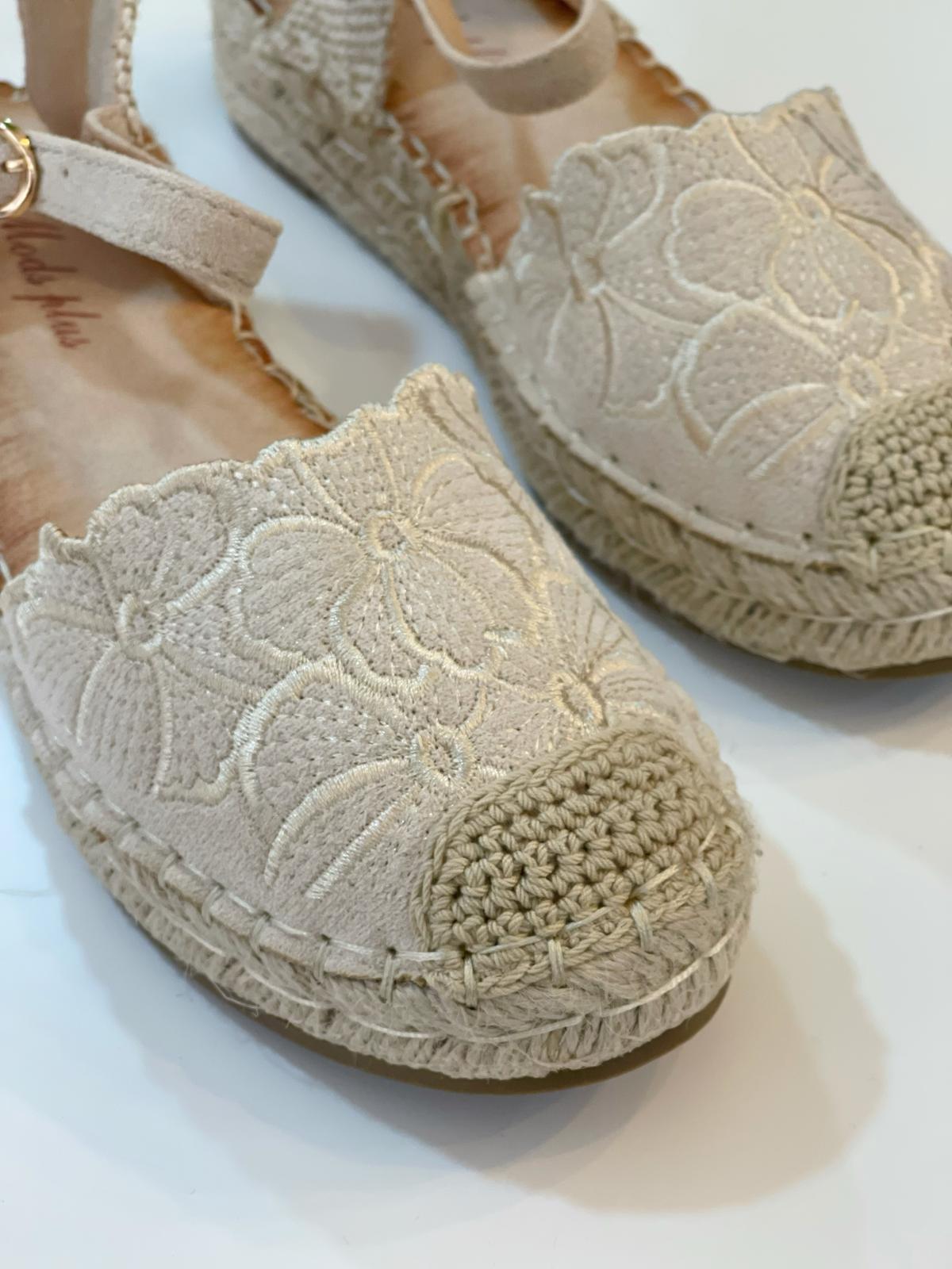 Alpargata Flores Valeria - Beige - Imagen 2