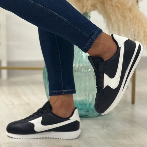 Deportiva Nala - Negra