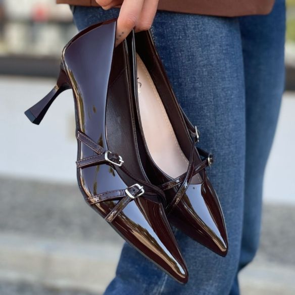 Zapato Charol Hebillas Cruzadas - Marrón