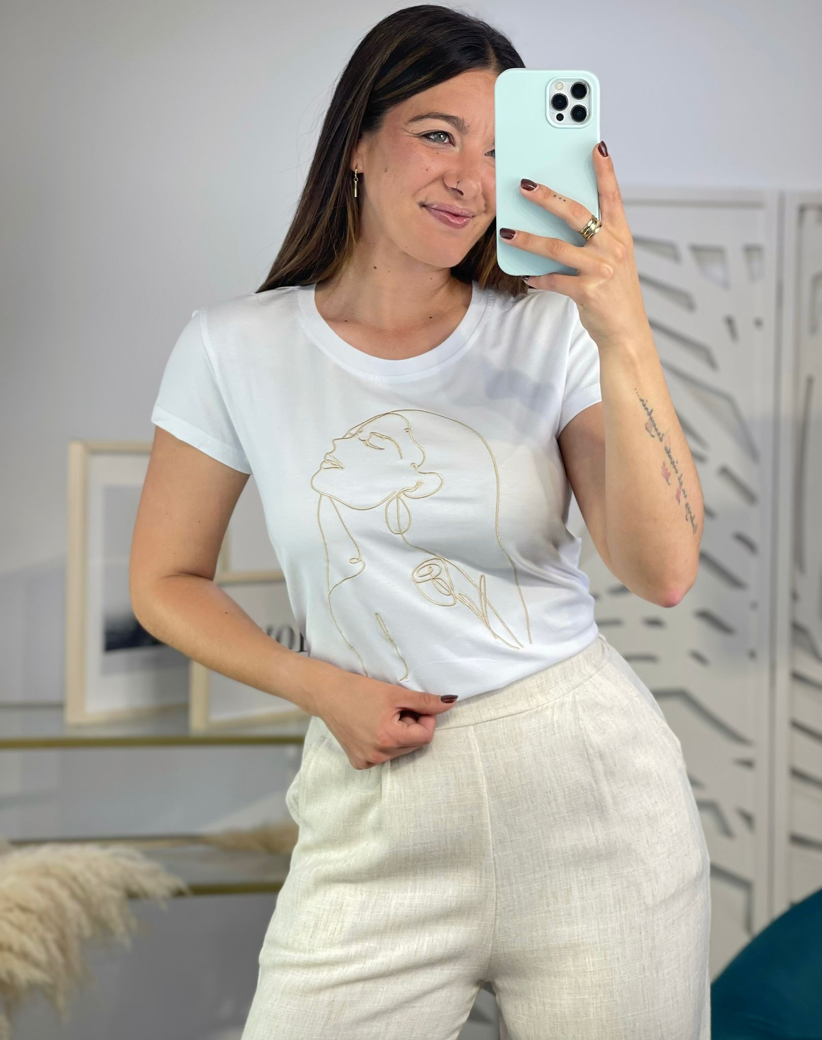 Camiseta Silueta Mujer - Imagen 4