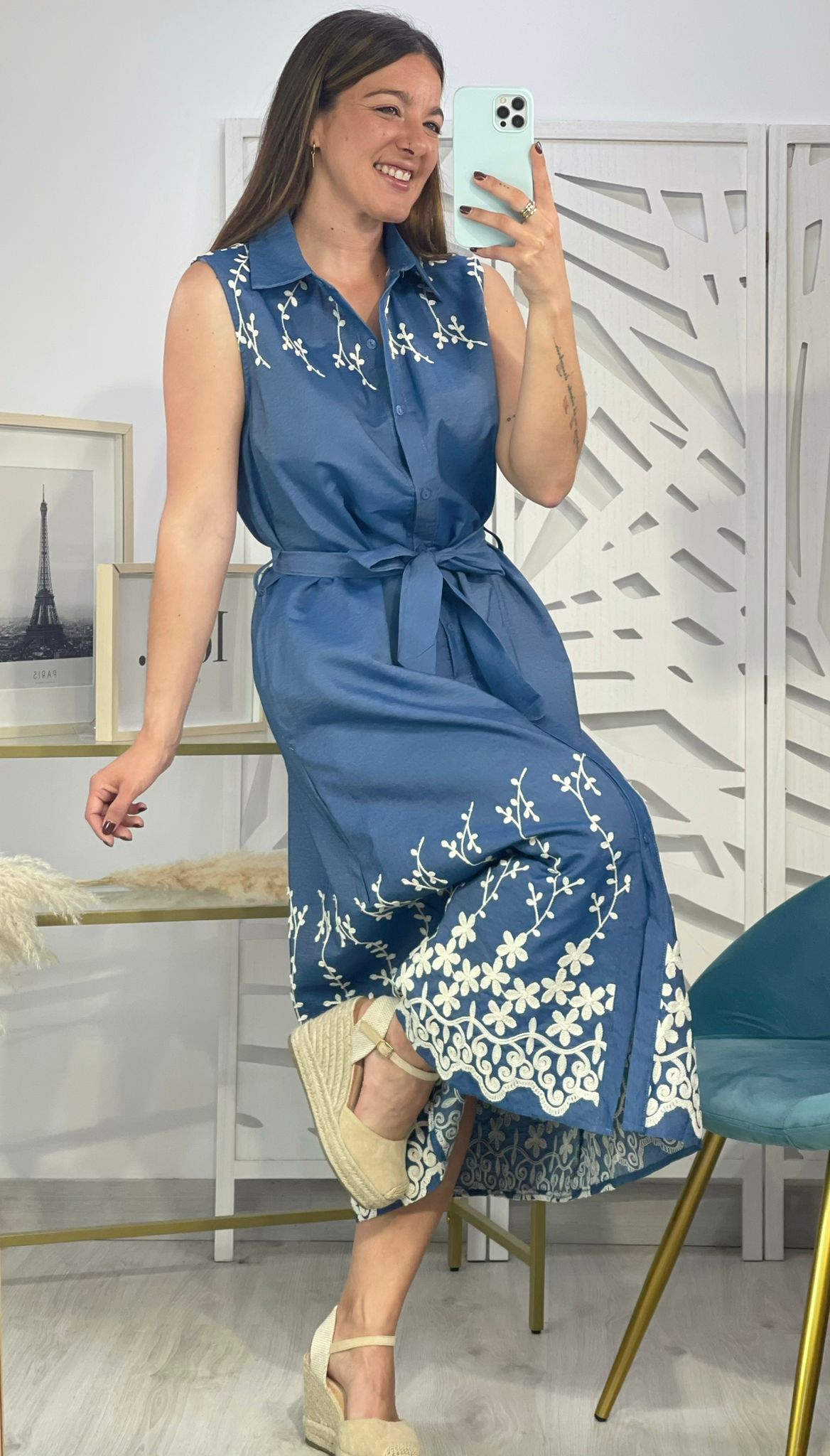 Vestido Vaquero Flores Bordadas - Imagen 2