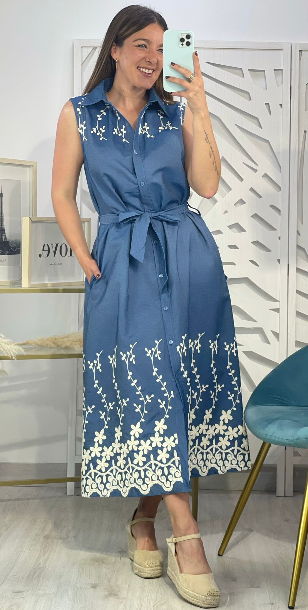 Vestido Vaquero Flores Bordadas - Imagen 3