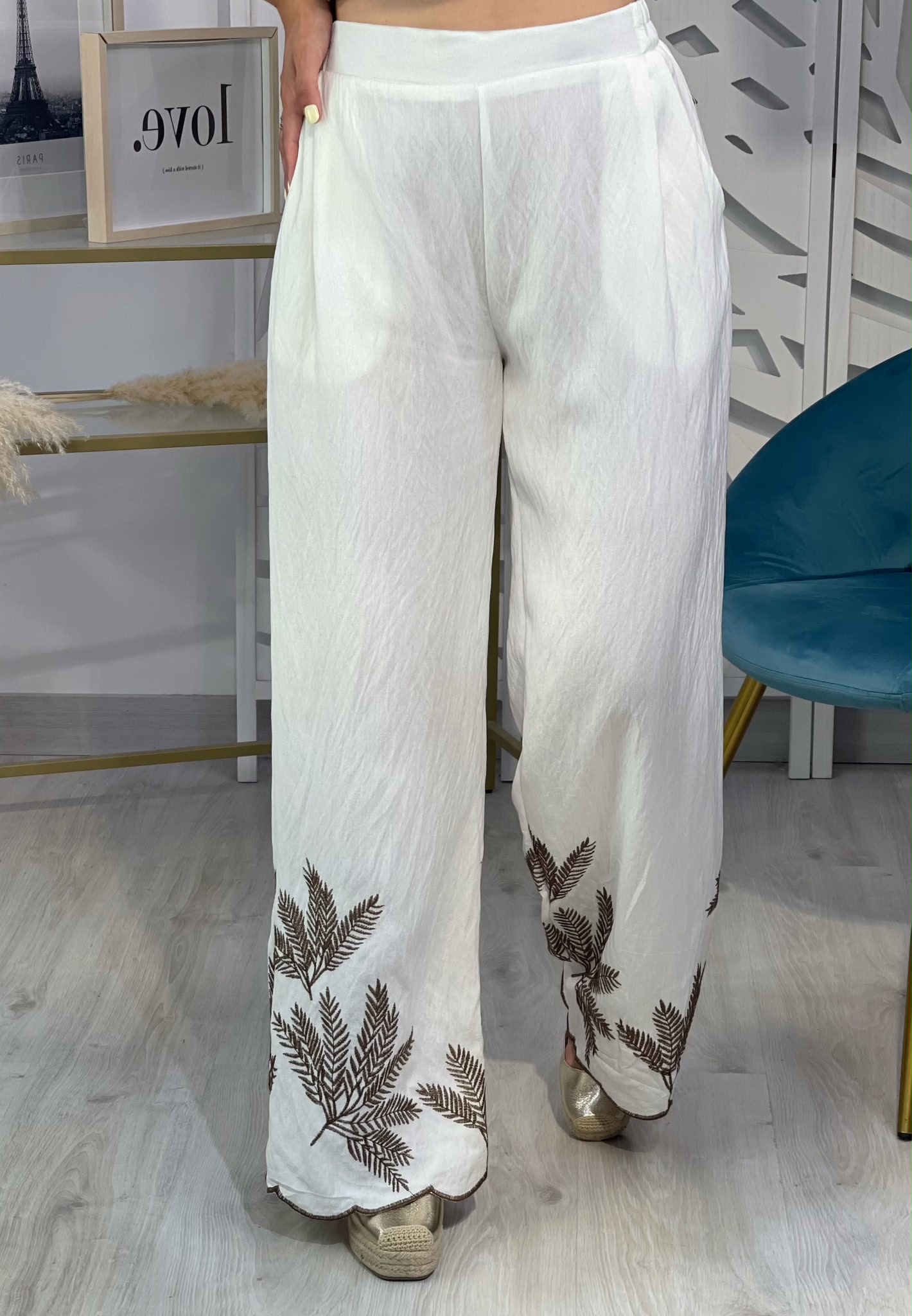 Pantalón Bajo Hojas Bordadas - Imagen 6